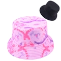 Vue détaillée du chapeau bob tie-dye rose et violet à côté d'un chapeau noir classique - Style Tie-Dye 8