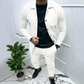 Dettaglio ravvicinato del tessuto bianco a nido d'ape sul completo casual autunnale da uomo - S / Bianco