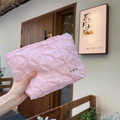 Borsa per cosmetici rosa pieghettata con etichetta arcobaleno e tessuto morbido - Rosa