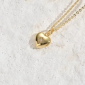 Elegante gouden harthanger ketting met hexagram zirkoon op natuursteen - Gepolijst Hart Hexagram