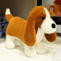 Peluche di cane Basset Hound marrone e bianco con lunghe orecchie penzolanti - 35x20cm / Cuoio