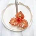 Elegant orange pink gradient flower hair claw clip in translucent acrylic finish - Red (Hollow Triangle Flower)