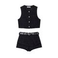 Ensemble en tweed noir pour femme avec gilet à boutons dorés et short à ceinture sur blanc - XS / Noir