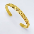 Goldener Sonnen Mond und Stern Relief Armreif mit kleinem Diamanten in der Mitte - Bangle / Gold