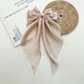 Eleganter Haarclip mit champagnerfarbener Satinschleife und langen Bändern für Damen - Champagner