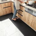 Set di due tappetini da cucina neri anti-fatica con superficie antiscivolo in pelle PU - 51×99cm / Nero