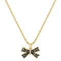 Detalle del collar dorado con colgante de lazo en esmalte negro y piedras de circonio - Negro