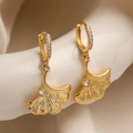 Elegante vergoldete Ginkgo-Blatt-Ohrringe mit klaren Zirkonsteinen für Damen - Ginkgo Blatt Zirkonia Ohrhänger(45180) / Gold