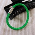 Bracelet fait main en cuir tressé vert avec fermoir magnétique argenté pour homme - 21cm Vert Herbe
