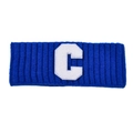 Dettaglio della fascia in maglia blu scuro con applicazione a lettera C in spugna - Blu-C Logo