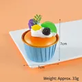 Τεχνητό cupcake με μύρτιλο και ακτινίδιο με μπλε βάση για αξεσουάρ φωτογραφίας - Ακτινίδιο & Μούρο