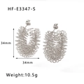 Detailansicht der silbernen Spiral-Creolen mit 34mm Durchmesser und Größenangaben - Großer Spiral-Stil (HF-E3347) / Silber (HF-E3347-S)