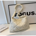 Borsa tote imbottita bianca in piumino con spallacci morbidi e chiusura lampo in metallo - Bianco Sporco