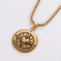 Gros plan d'un pendentif rond doré avec motif cœur étoile et gravure Follow Your Heart - Or (Pendentif uniquement)