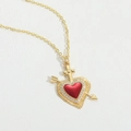 Collana vintage in oro con ciondolo a cuore in smalto rosso e freccia su pelle bianca - Stile Croce Freccia nel Cuore (XL3123一箭穿心)