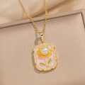 Collana Monet in oro con ciondolo in smalto rosa e dettaglio girasole in perla bianca - Cornice Girasole - Rosa (A13 Rosa)