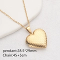 Collier médaillon cœur doré à texture ondulée, pendentif 28,5x29mm et chaîne 45cm - Couleur Or Écailles