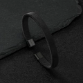 Bracciale rigido nero in maglia di acciaio al titanio con punte lisce su ardesia - 8mm / Nero
