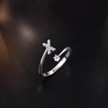Verstellbarer Ring aus 925er Silber mit funkelndem Zirkon-Buchstaben K und Einzelstein - Buchstabe X