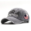 Détail de la broderie 1964 America et de la visière usée sur la casquette en jean - Circonférence 56-60cm / Gris