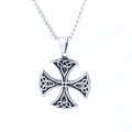 Ciondolo a croce celtica vintage in acciaio inossidabile argento con design a nodi - Ciondolo a Croce Celtica Traforata (A0513)