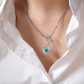 Collar vintage con cierre OT y colgante de corazón de malaquita verde plateado - 43cm / Color Acero