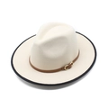 Klassieke witte wollen fedora hoed met zwarte rand en bruine leren riem met gesp - M(56-58cm) / Beige