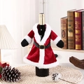 Housse de bouteille de vin style Père Noël en velours rouge et bordure en fourrure - Style Manteau Rouge (Homme)