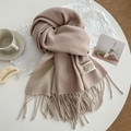 Pink and beige double-sided cashmere scarf with elegant fringe and woven label - 200cm / Lotus root pink