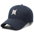 Dunkelblaue Baseballkappe aus Baumwolle mit weißer RM-Stickerei auf der Vorderseite - Einheitsgröße(Einstellbar) / RM Buchstaben Stickerei (K-475) / Marineblau