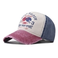 Dettaglio del cappello vintage consumato con design stampato di football americano - Regolabile / 73 Rosso Vino Davanti Blu Notte Dietro
