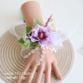 Corsage de poignet dahlia lavande avec marguerites blanches et perles de mariage - Corsage de Poignet - Lilas