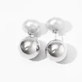 Orecchini a perno a doppia sfera in acciaio inossidabile argento con finitura lucida - Stile Perla Argentata (PDE1919)