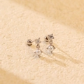 Elegante s925 Silber-Ohrstecker mit weißer Perle und funkelndem Zirkon-Schraubverschluss - 925er Silber / Weißgold