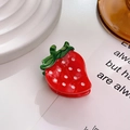 Schattige aardbei haarclip van acetaat in rood met witte stippen design - Aardbei