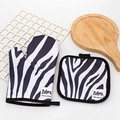 Thickened kitchen oven mitt and pot holder set with black and white zebra pattern - Zebra Print