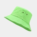 Dettaglio del cappello a secchiello in cotone verde fluo con occhielli metallici e cuciture - M (56-58cm) / Verde Neon