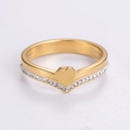 Anillo en V con corazón dorado y cristales pavé en acero inoxidable minimalista - US 6 / Dorado