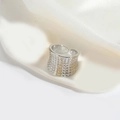 Chic silver wide open ring with detailed grid texture and subtle golden accents - Mesh Texture (Silver)