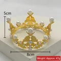 Detailed view of mini golden alloy crown with white pearls, size 8cm diameter and 5cm height - Small Gold Leaf Waterdrop 01
