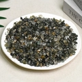Piedras de cristal natural mezcladas en plato blanco para decoración y meditación - Cuarzo Rutilado Verde / 5-7mm (100g)