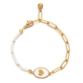 Détail de la chaîne à maillons dorés et perles de cristal blanc avec bracelet cœur - Blanc