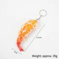 Realistischer PVC Tempura Garnele Schlüsselanhänger mit silbernem Ring und Textur - Panierte Tempura Garnele - Schlüsselanhänger