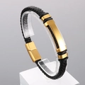 Bracciale in pelle intrecciata nera con piastra in metallo dorato spazzolato - 19cm / Colore Oro (KB166751-KLHQ)