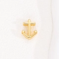 Macro detail of a golden anchor charm pendant for a 10mm mesh strap bracelet - Anchor Charm