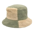 Détail de la texture damier vert et beige en peau de mouton synthétique du bob - M (56-58cm) / Vert clair