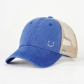 Vista laterale del berretto da baseball vintage in denim blu con ricamo smiley bianco - Regolabile / Blu Reale
