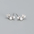 Pendientes de flores de plata S925 con perlas blancas y circonitas brillantes - Plata 925 / Oro Blanco