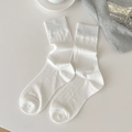 Chaussettes mi-mollet blanches minimalistes en coton avec texture côtelée - Taille unique / Blanc