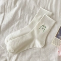 White cotton crew socks featuring green cartoon puppy embroidery and ribbed cuffs - White - Green Dog